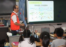 近隣小学校で「エコ体験教室」を開催
