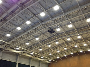 体育館の天井照明をLED化