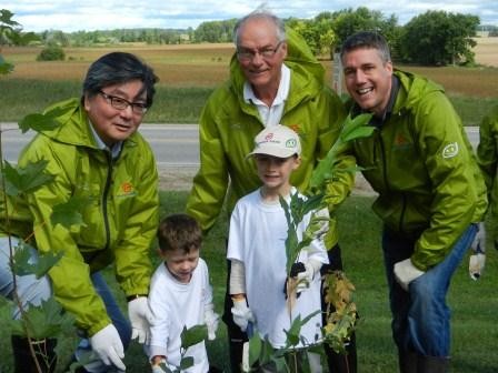 カナダのオンタリオ州で植樹会を開催