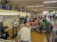 誰が一番にストライクだすか?