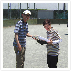 女子の部優勝　鈴木君子さん