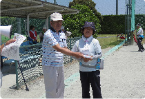 女子の部優勝　夏目京子さん