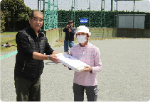 女子の部優勝　榎本 悦子さん