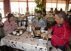 好きな食べ物を腹満腹