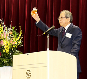 清水副社長の音頭により乾杯！