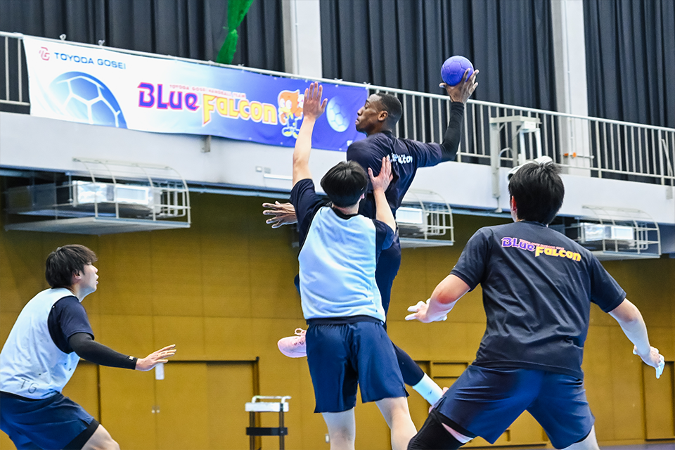 豊田合成ブルーファルコン名古屋の練習風景（写っているのは25-26シーズンの所属メンバー）