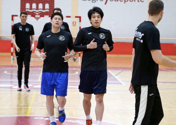 スペイン BMログローニョ･ラ･リオハ(リーガASOBAL所属)で小塩・橋本選手が強化合宿