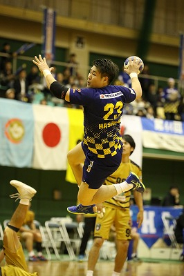 小塩選手日本リーグ通算600得点達成、橋本選手日本リーグ100試合連続得点達成！