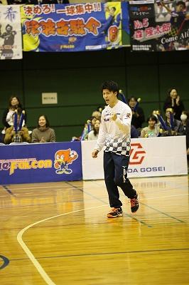 橋本選手通算４００得点、藤戸選手７ｍスロー阻止５０本達成！