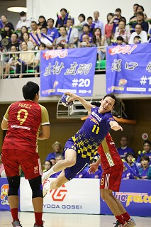 アクターナ・コイッツマン選手退団のお知らせ