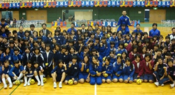 尾張地区女子中学生を対象としたハンドボールクリニックを開催