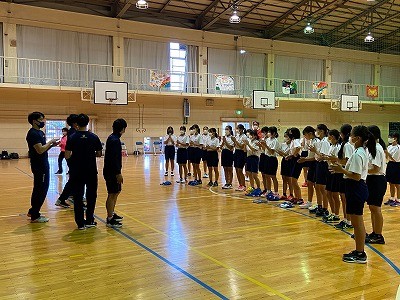 稲沢西中学校でハンド教室を実施