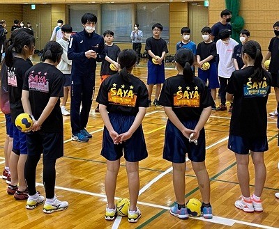 ハンドボール教室を実施