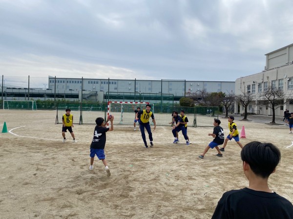 春日井市立鷹来中学校でハンド教室を実施