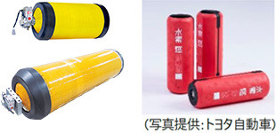 MIRAI搭載の高圧水素タンク(左上)、商用車(トラック等)向けの大型タンク(左下)、ポータブル水素カートリッジ(右)