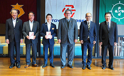 宮城県と岩手県にLED防犯灯を寄贈