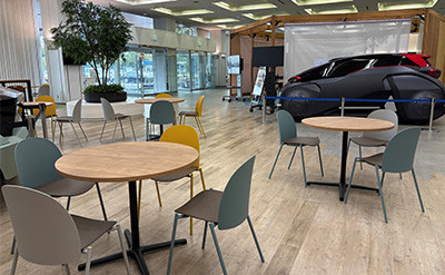 竹を活用したオフィスチェアを事業所に導入