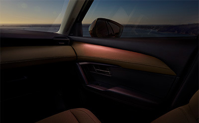 「LIN通信対応 車室内フルカラーイルミユニット」と「ニーエアバッグ」が新型CX-5に採用