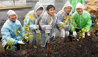 美和技術センターで植樹会を実施