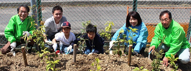 （株）中勢ゴムで植樹会を実施