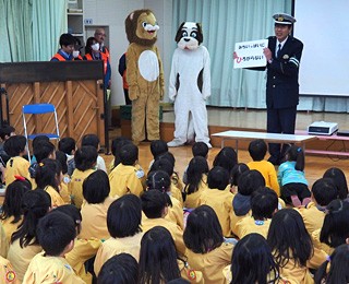 地元警察官による｢交通安全講話｣