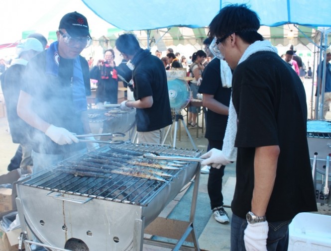 東北・熊本名産品のチャリティー販売を実施