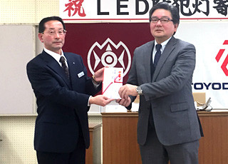 岩手県岩泉町・宮城県東松島市にLED防犯灯を寄贈