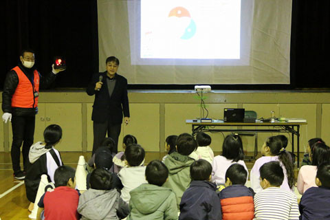 名古屋市内の小学生を対象にLED 教室を実施
