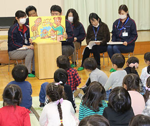 地元の保育園・幼稚園で交通安全教育を実施